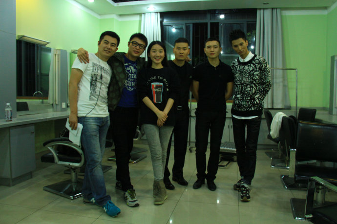 002gAXy8gy6NCfCW79g0a&690